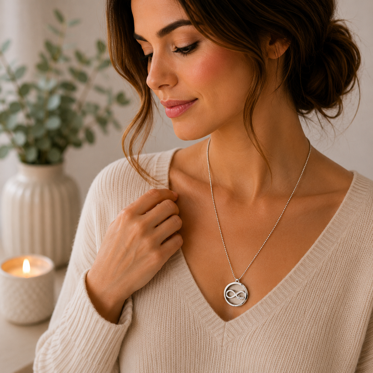 Aromatherapy Diffuser Necklace | Infinity Love 25mm